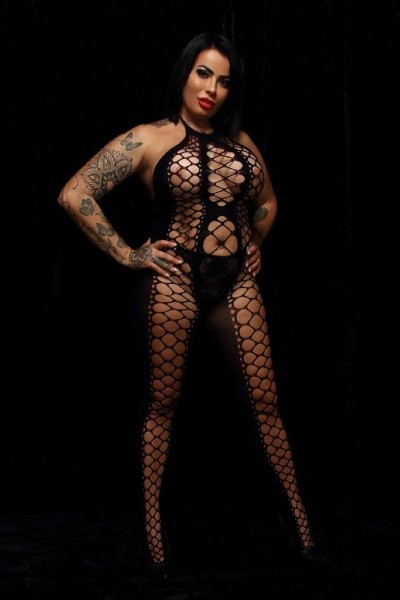 Linna Amsterdam escort in sexy outfits